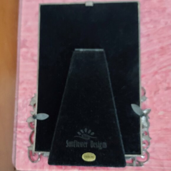S-Sunflower Designs Metal Silver Tone/Enameled Christmas 4" x 6" Photo Frame - Picture 2 of 11